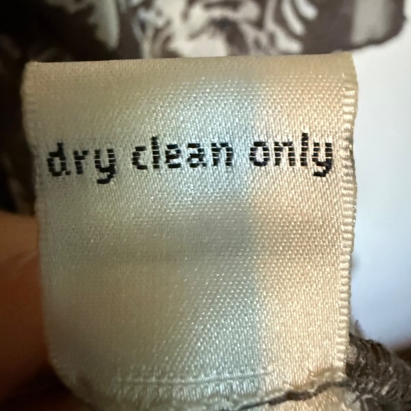 Tyler Boe 100% Silk Floral Blouse Ruffled Size 6 - Picture 13 of 13